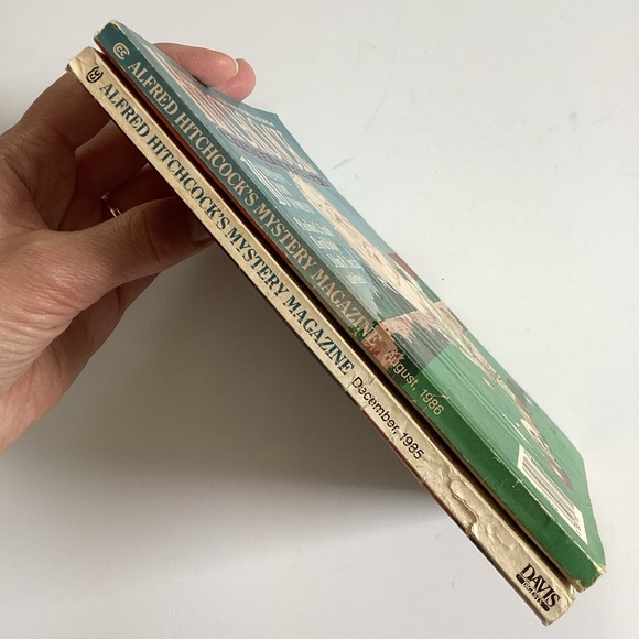 🛍️$5 Add-on🛍️ 80s Hitchcock magazines - Picture 2 of 6